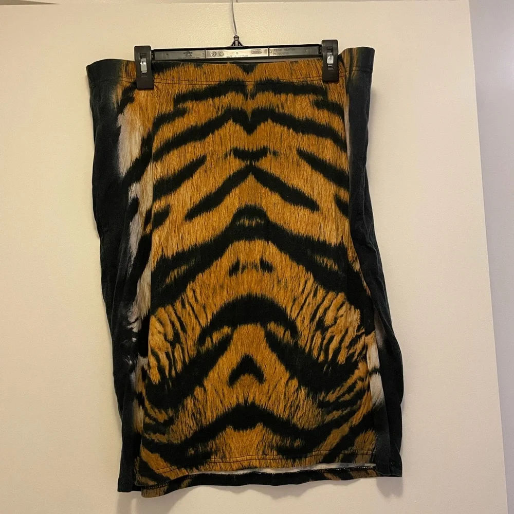FOREVER 21 LEOPARD PRINT SKIRT